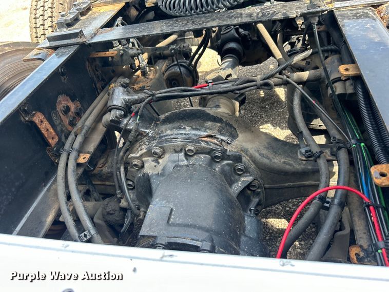 image for item EG0927 2016 Western Star 5700XE  semi truck