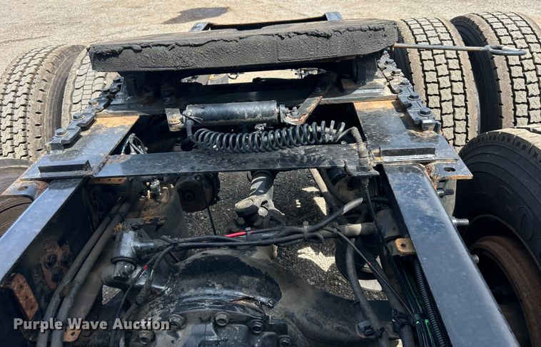 image for item EG0927 2016 Western Star 5700XE  semi truck