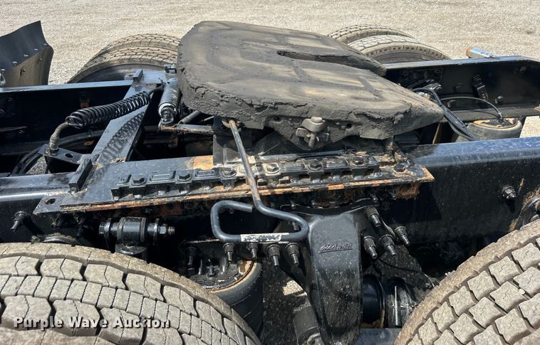 image for item EG0927 2016 Western Star 5700XE  semi truck