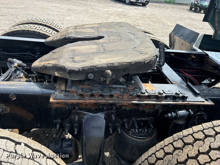 image for item EG0927 2016 Western Star 5700XE  semi truck