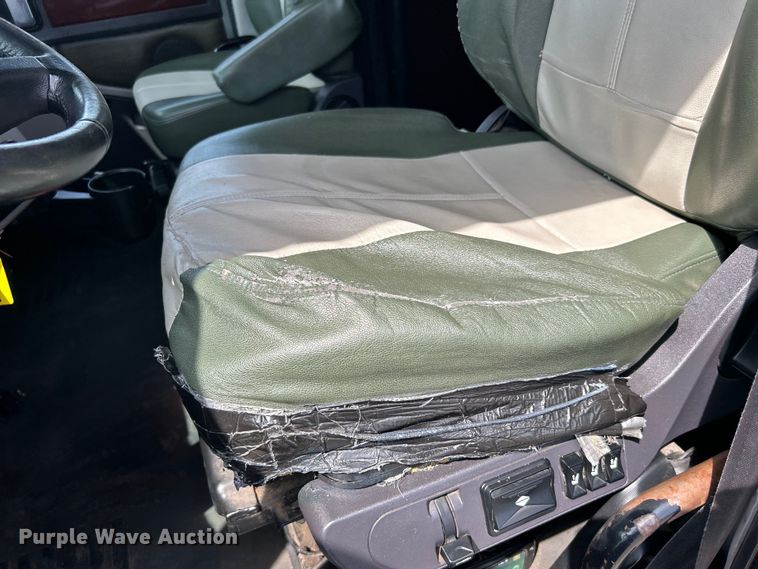 image for item EG0927 2016 Western Star 5700XE  semi truck