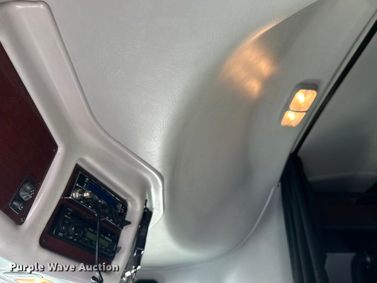 image for item EG0927 2016 Western Star 5700XE  semi truck