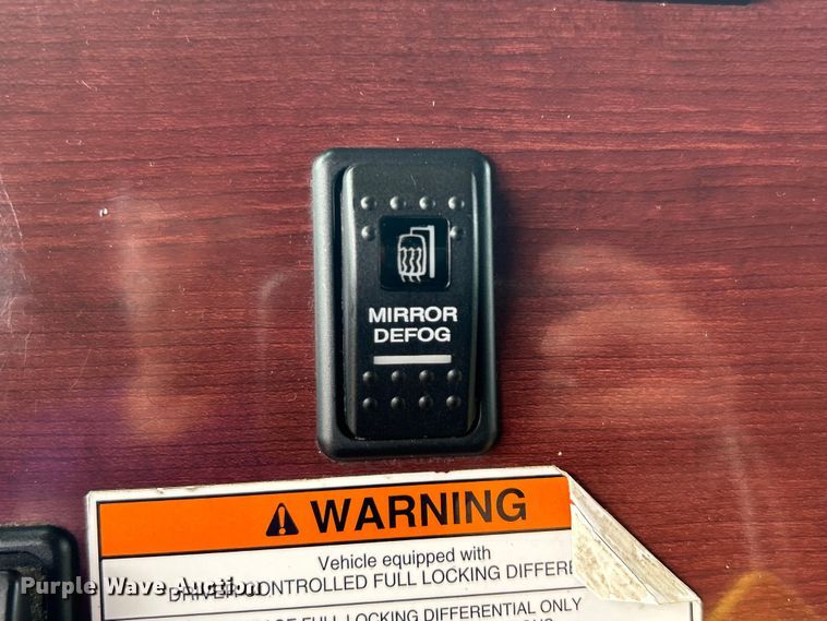 image for item EG0927 2016 Western Star 5700XE  semi truck