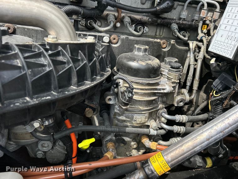 image for item EG0927 2016 Western Star 5700XE  semi truck