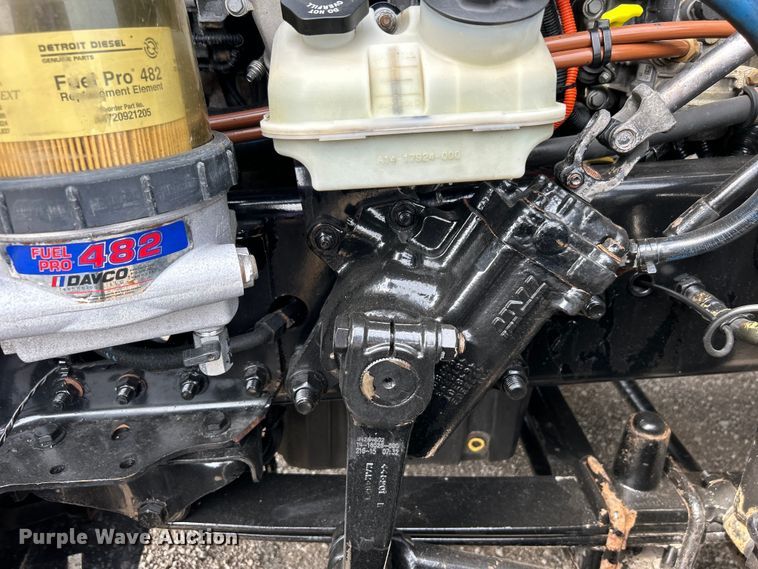 image for item EG0927 2016 Western Star 5700XE  semi truck