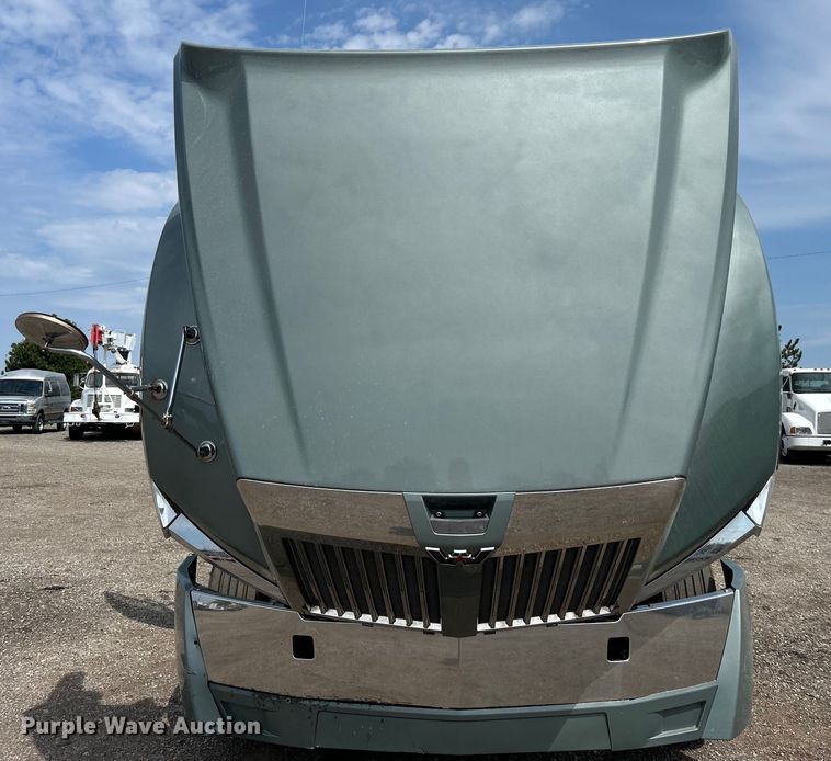 image for item EG0927 2016 Western Star 5700XE  semi truck