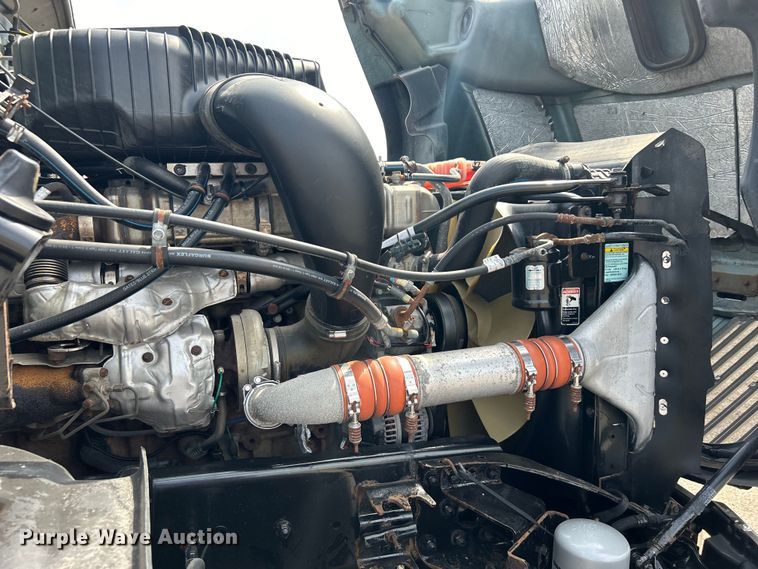 image for item EG0927 2016 Western Star 5700XE  semi truck