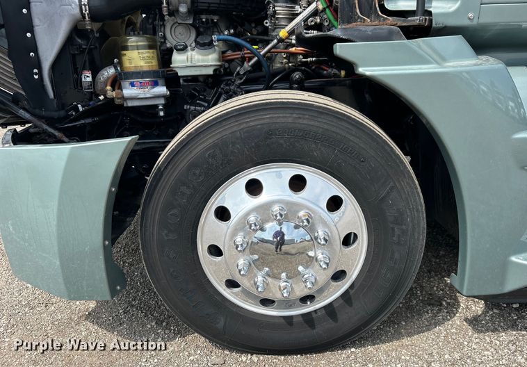 image for item EG0927 2016 Western Star 5700XE  semi truck