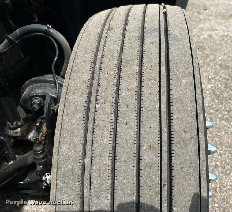 image for item EG0927 2016 Western Star 5700XE  semi truck