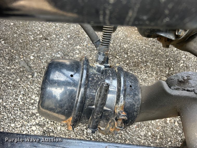 image for item EG0927 2016 Western Star 5700XE  semi truck