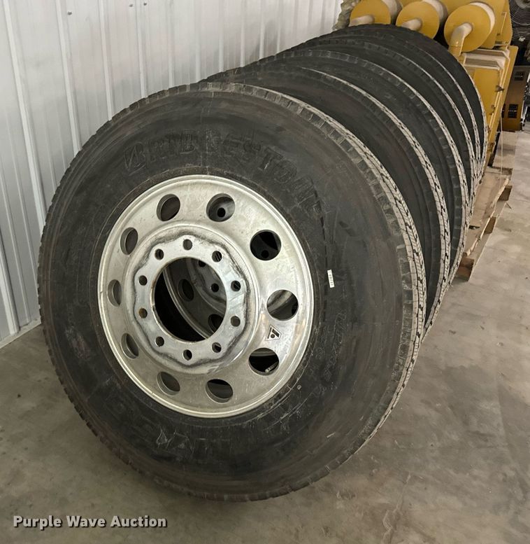 image for item EH4427 (16) 11R24.5 tires and wheels