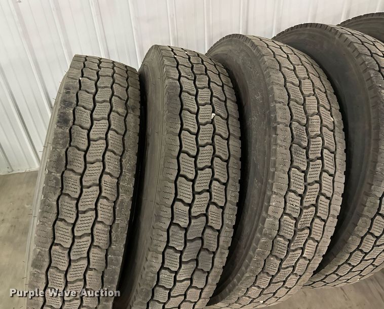 image for item EH4427 (16) 11R24.5 tires and wheels
