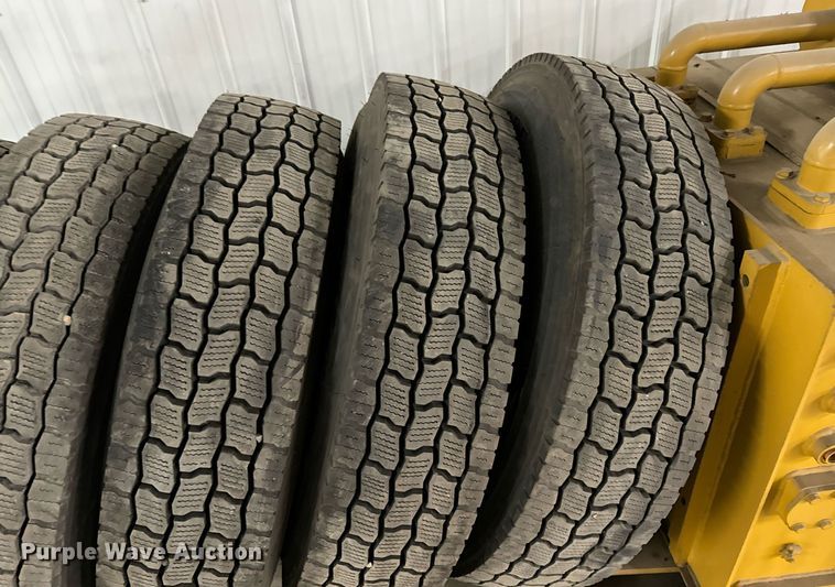 image for item EH4427 (16) 11R24.5 tires and wheels
