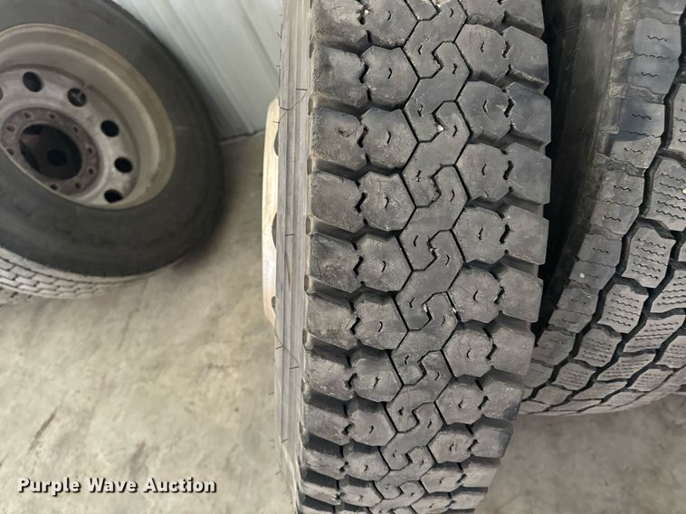 image for item EH4427 (16) 11R24.5 tires and wheels