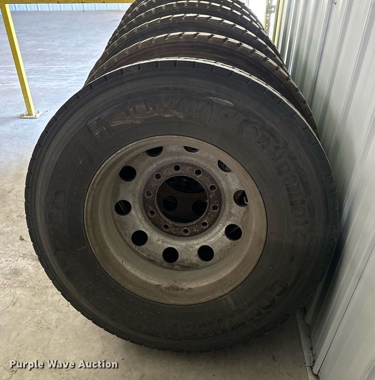 image for item EH4427 (16) 11R24.5 tires and wheels