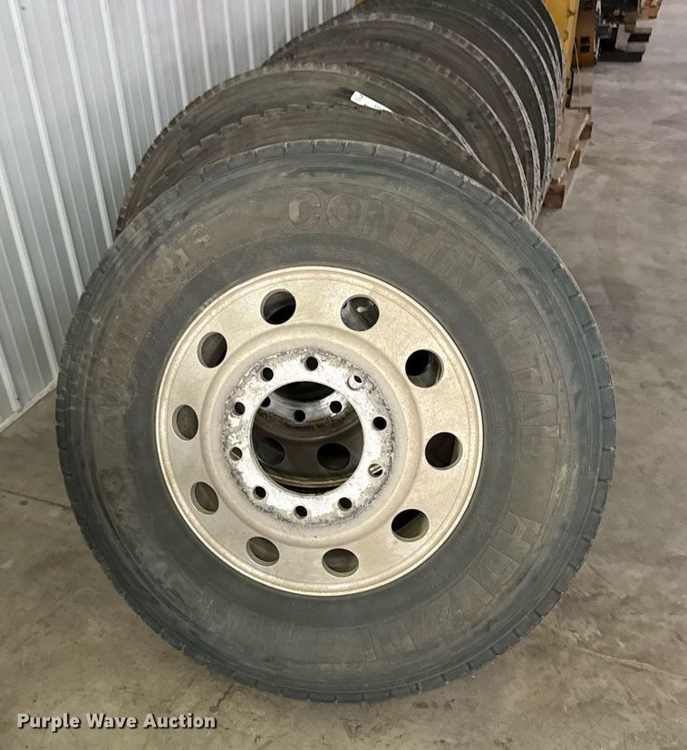 image for item EH4427 (16) 11R24.5 tires and wheels