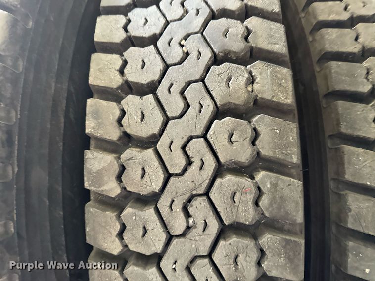image for item EH4427 (16) 11R24.5 tires and wheels