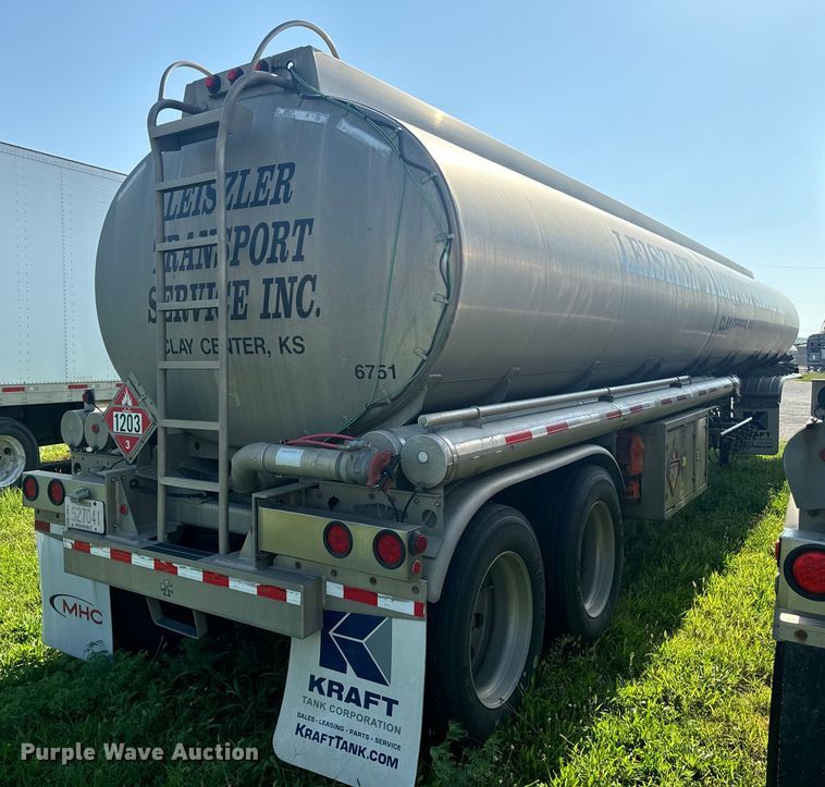 image for item EI4032 2010 Polar tank trailer