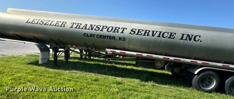 image for item EI4032 2010 Polar tank trailer