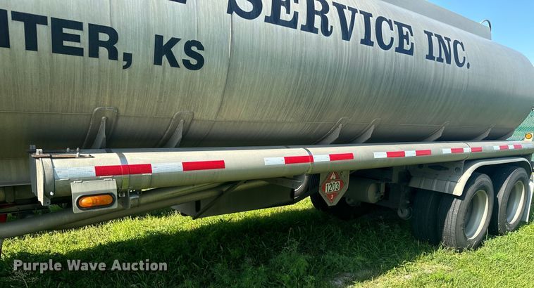 image for item EI4032 2010 Polar tank trailer