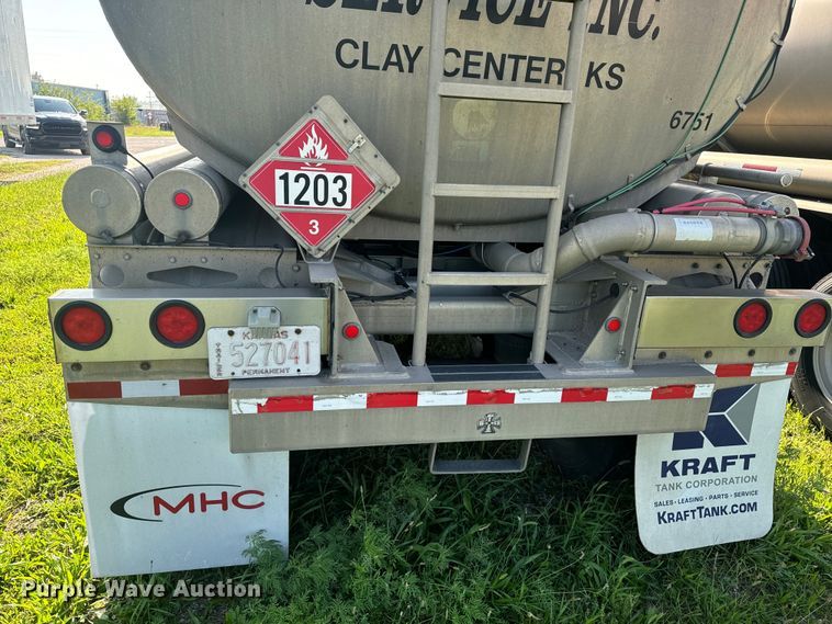 image for item EI4032 2010 Polar tank trailer