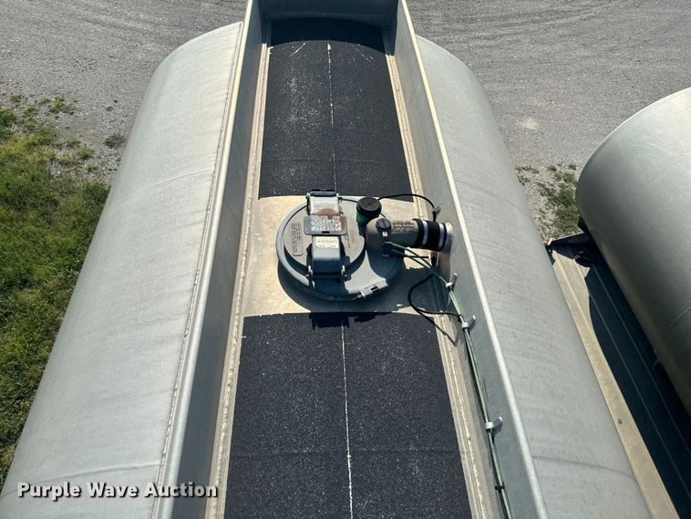 image for item EI4032 2010 Polar tank trailer