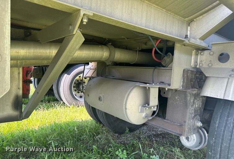 image for item EI4032 2010 Polar tank trailer