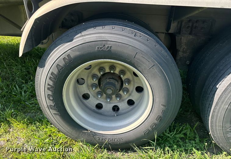 image for item EI4032 2010 Polar tank trailer