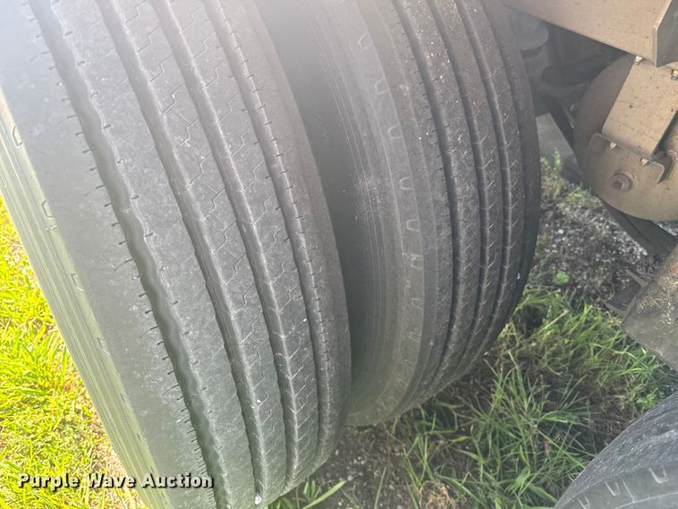 image for item EI4032 2010 Polar tank trailer