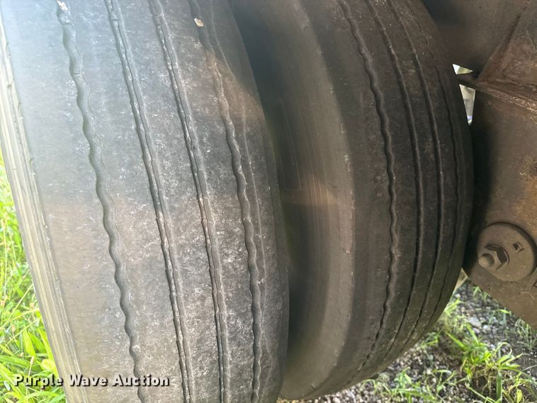 image for item EI4032 2010 Polar tank trailer