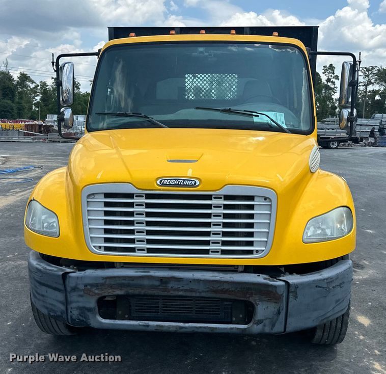 image for item EI4033 2013 Freightliner  flatbed truck