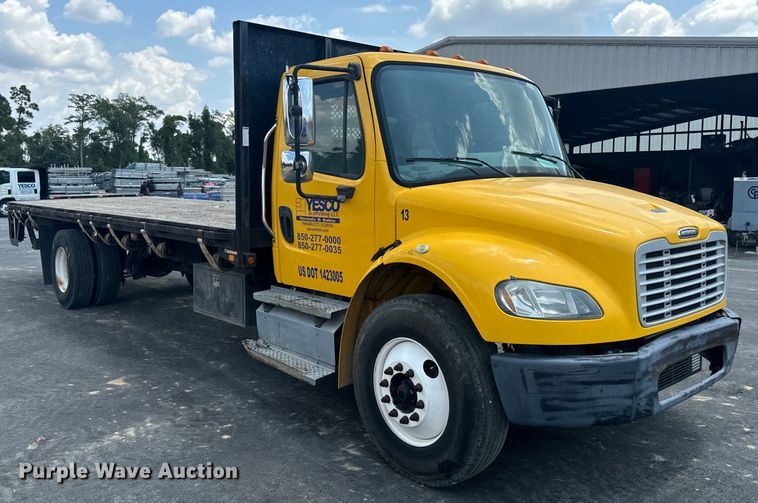 image for item EI4033 2013 Freightliner  flatbed truck