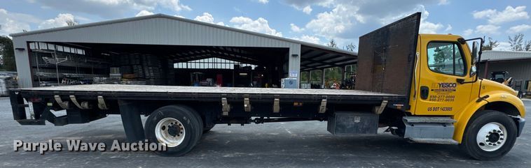 image for item EI4033 2013 Freightliner  flatbed truck