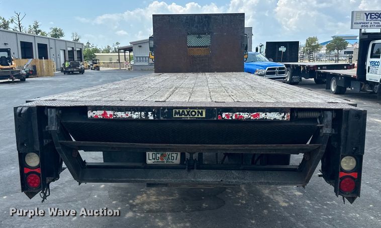 image for item EI4033 2013 Freightliner  flatbed truck