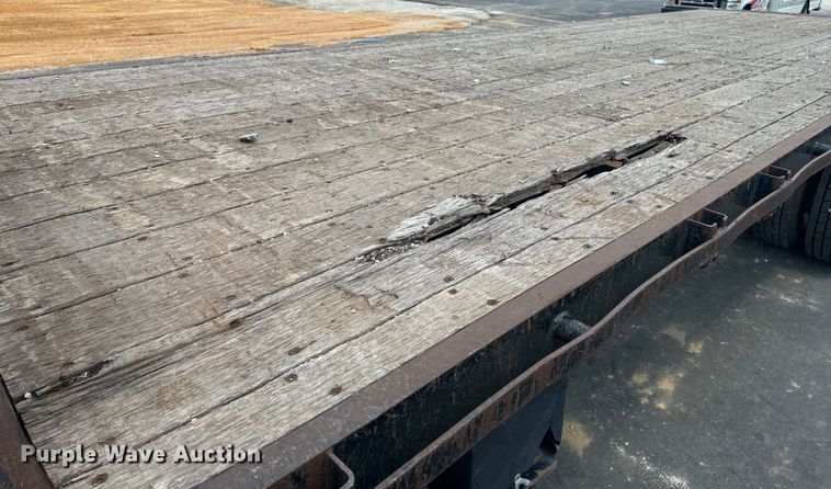 image for item EI4033 2013 Freightliner  flatbed truck