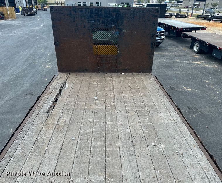 image for item EI4033 2013 Freightliner  flatbed truck