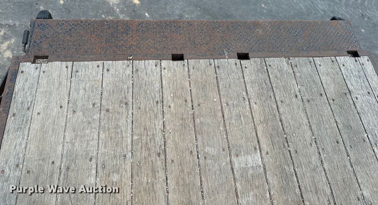 image for item EI4033 2013 Freightliner  flatbed truck