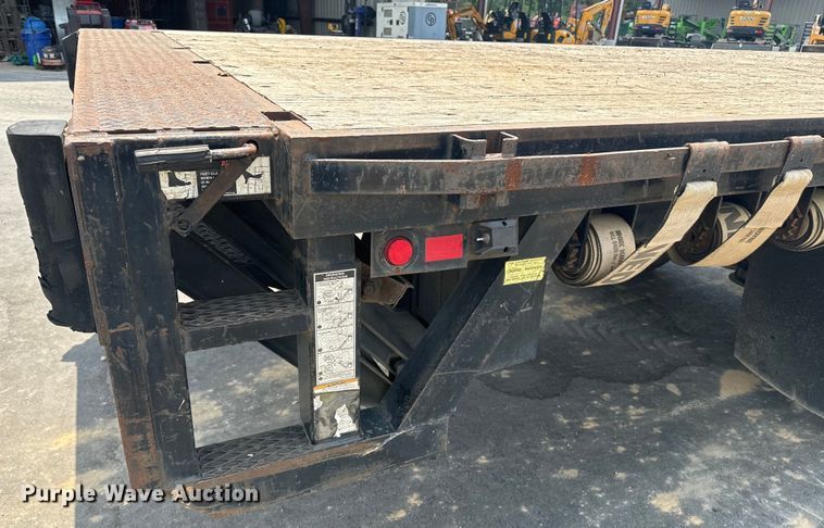 image for item EI4033 2013 Freightliner  flatbed truck