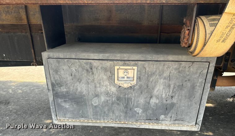 image for item EI4033 2013 Freightliner  flatbed truck