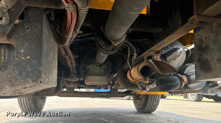 image for item EI4033 2013 Freightliner  flatbed truck