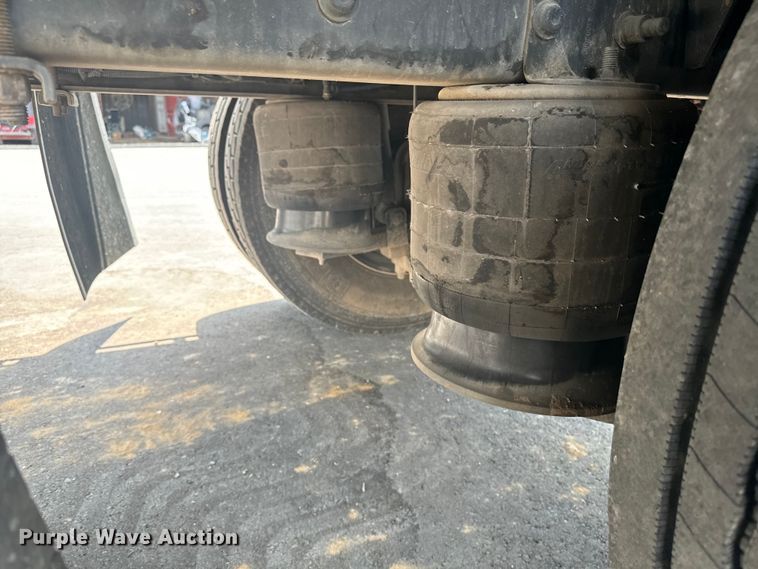 image for item EI4033 2013 Freightliner  flatbed truck