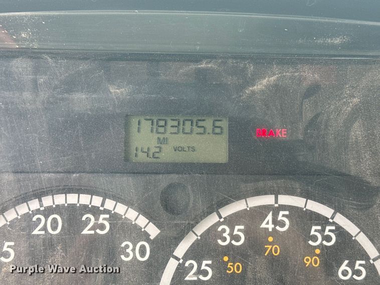 image for item EI4033 2013 Freightliner  flatbed truck