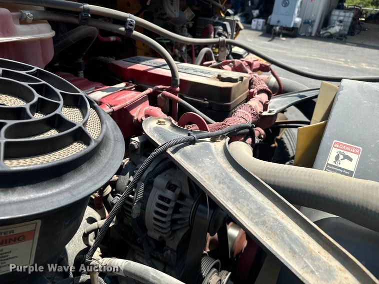 image for item EI4033 2013 Freightliner  flatbed truck