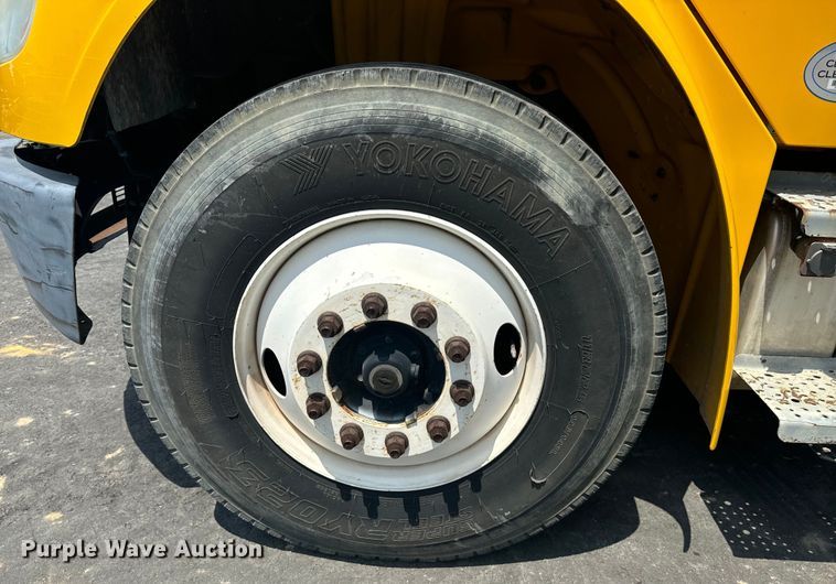 image for item EI4033 2013 Freightliner  flatbed truck