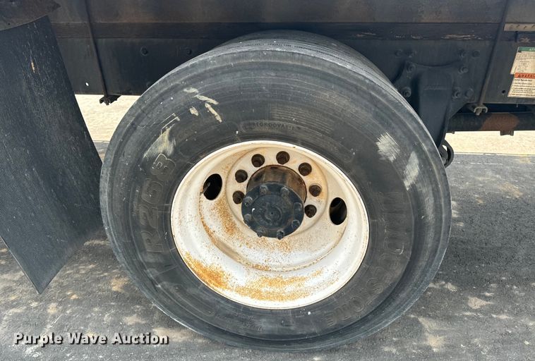 image for item EI4033 2013 Freightliner  flatbed truck