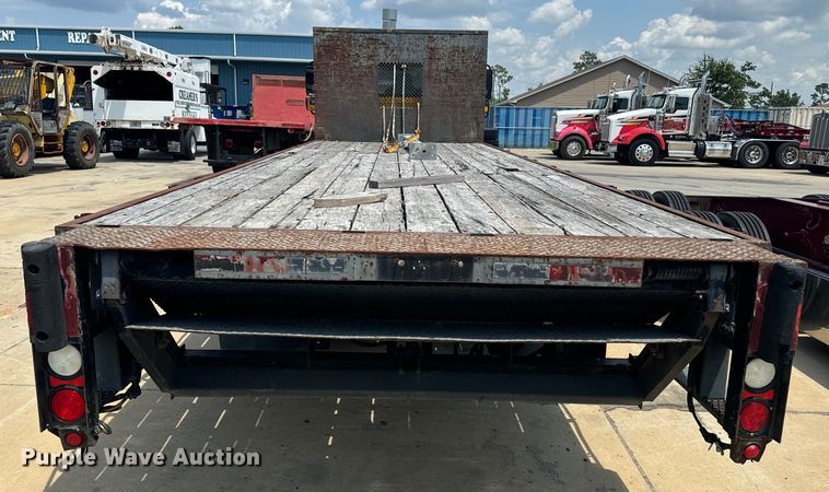 image for item EI4034 2007 International  flatbed truck