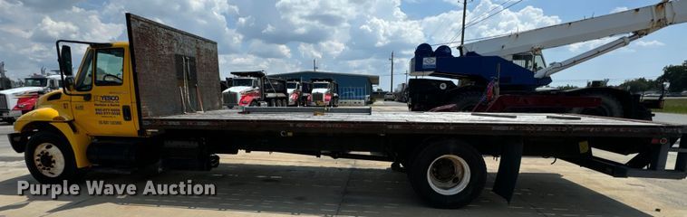 image for item EI4034 2007 International  flatbed truck