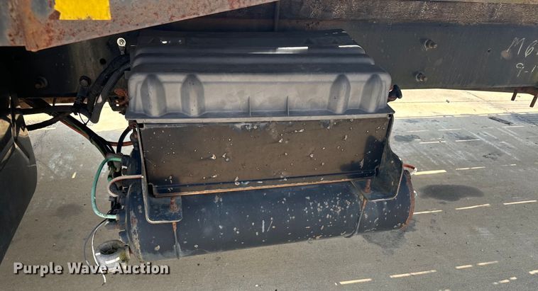 image for item EI4034 2007 International  flatbed truck