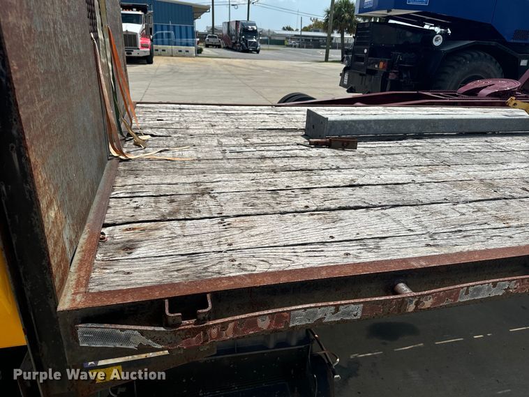 image for item EI4034 2007 International  flatbed truck