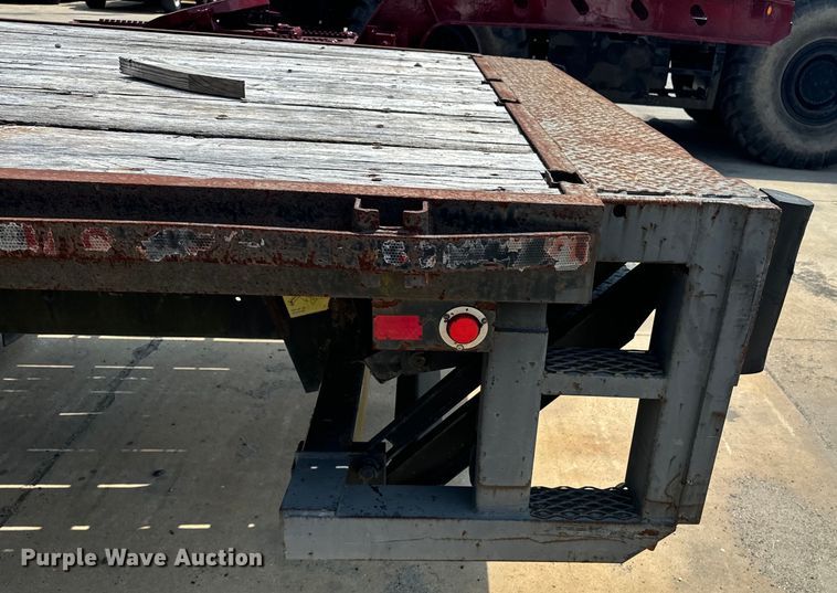 image for item EI4034 2007 International  flatbed truck